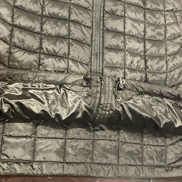 The North Face Thermoball Eco Insulated Vest Men’s XL Black Lightweight zip - Picture 5 of 12